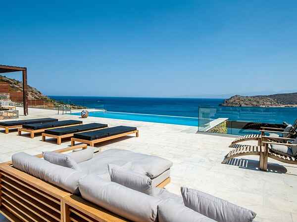 Villa i Plaka