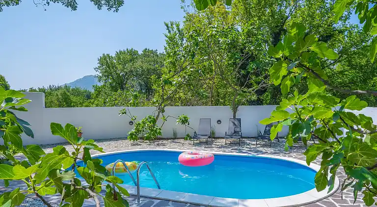 Holiday home in Drivenik