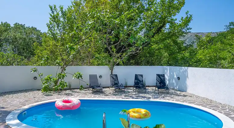 Holiday home in Drivenik