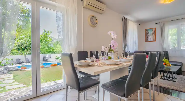 Holiday home in Drivenik