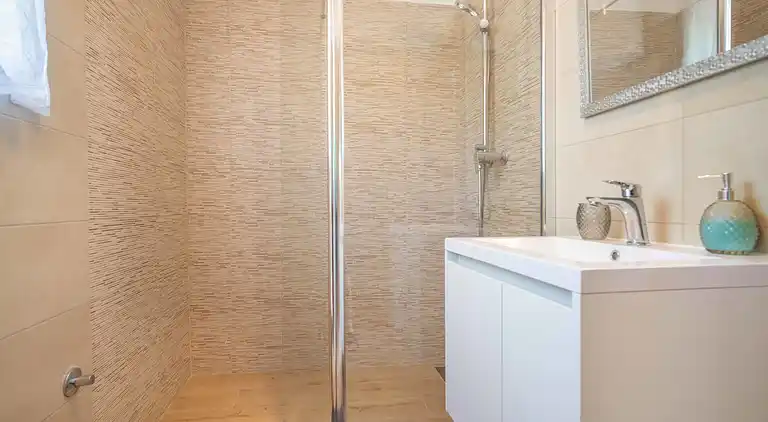 Holiday home in Drivenik