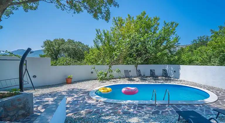 Holiday home in Drivenik