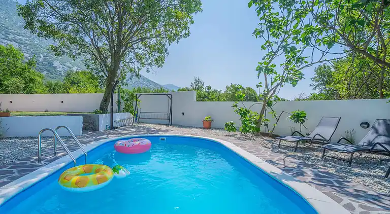 Holiday home in Drivenik