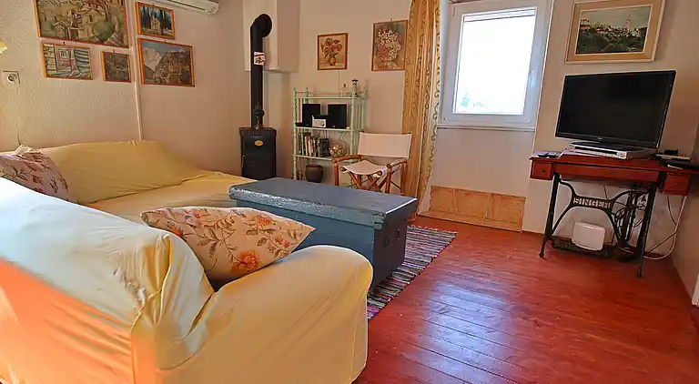 Holiday home in Ložišća