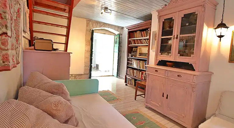 Holiday home in Ložišća