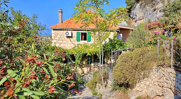 Holiday home in Ložišća