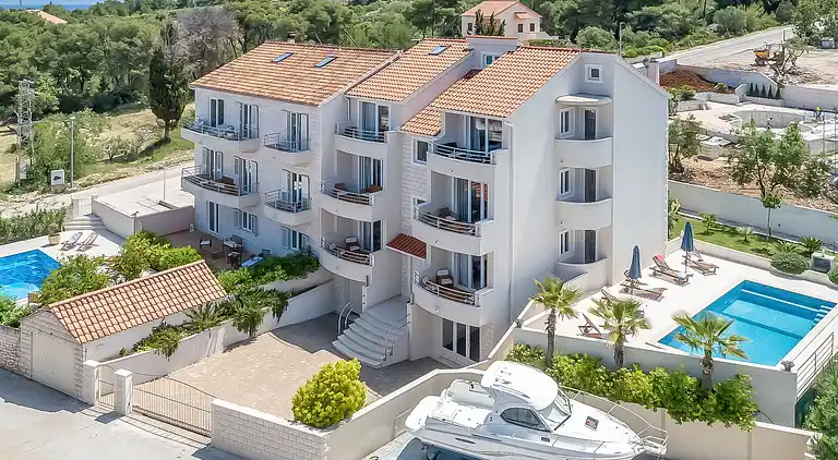 Holiday home in Sutivan