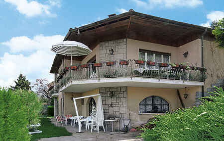 Villa in Porto Valtravaglia