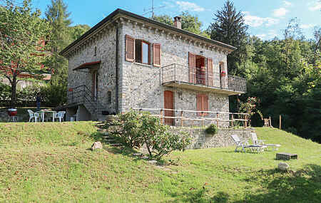 Villa in Brezzo