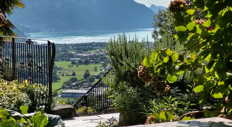 Feriebolig i Carlazzo