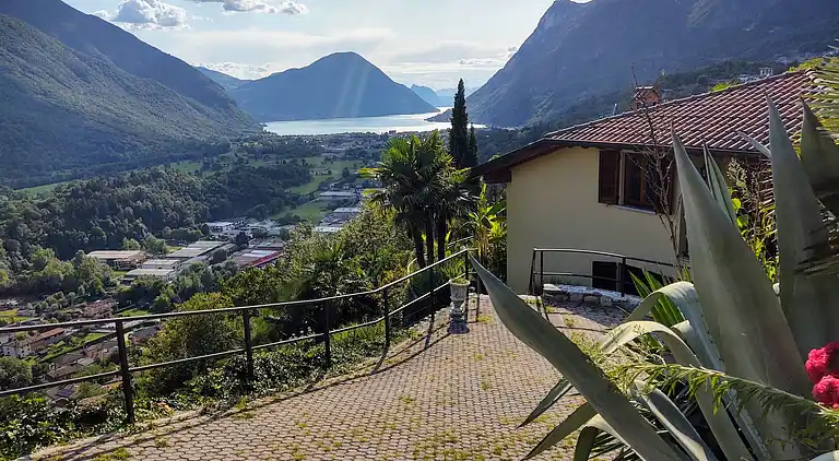 Feriebolig i Carlazzo