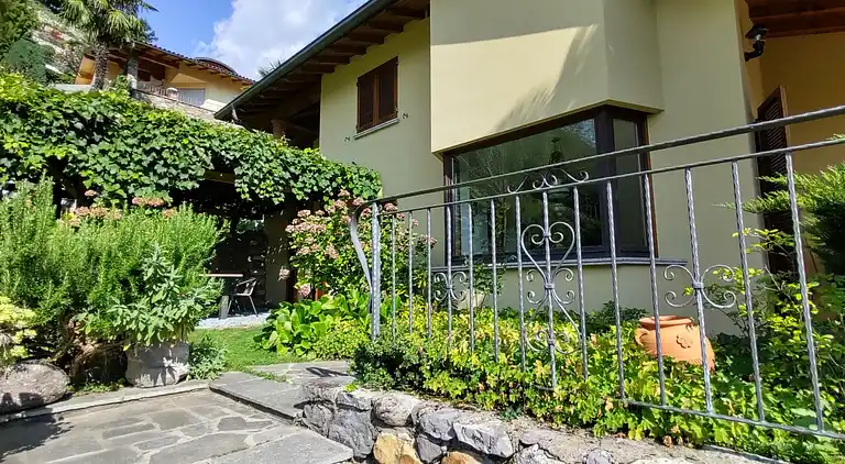 Feriebolig i Carlazzo