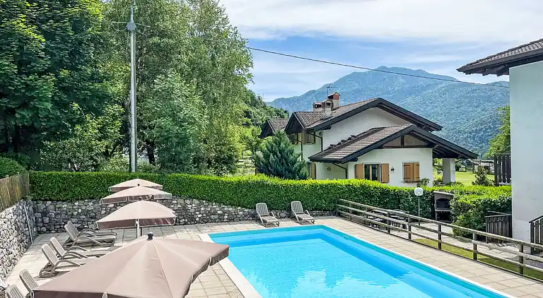 Feriebolig i Mezzolago