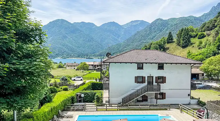 Feriebolig i Mezzolago