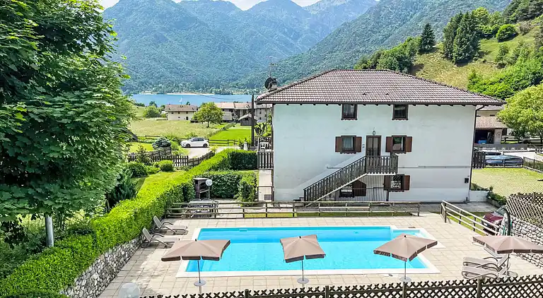 Feriebolig i Mezzolago