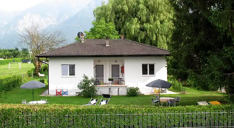 Semesterbostad i Calceranica al Lago