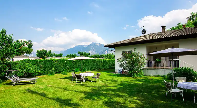 Semesterbostad i Calceranica al Lago