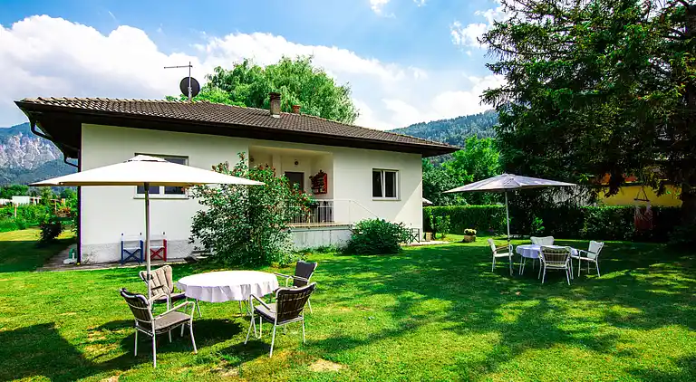 Semesterbostad i Calceranica al Lago