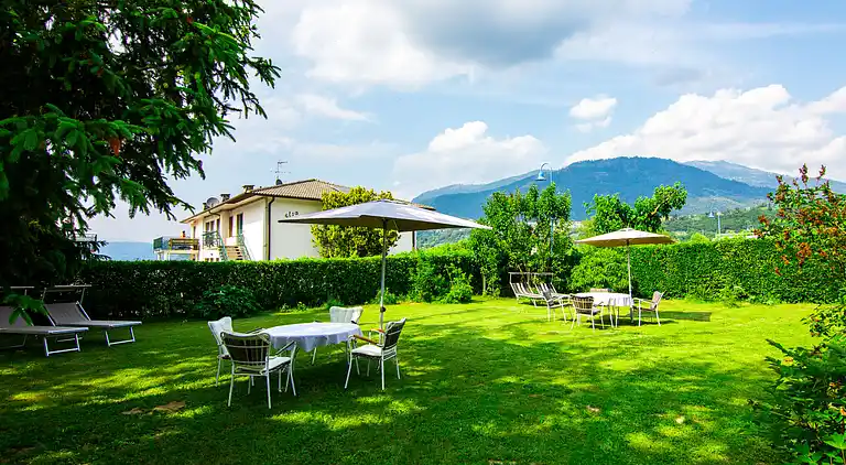 Semesterbostad i Calceranica al Lago