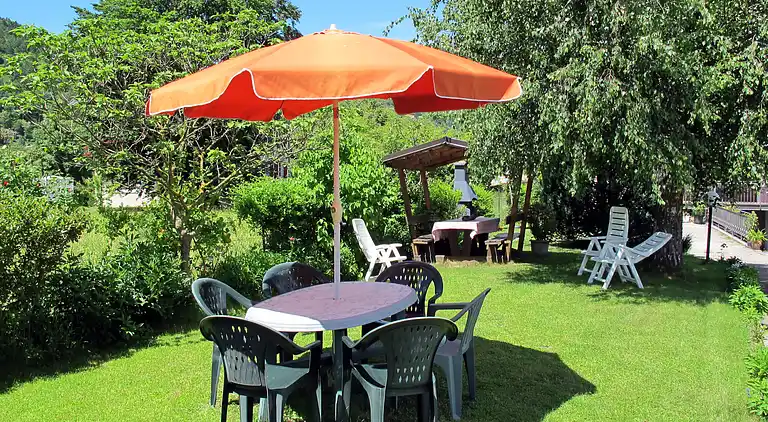 Feriebolig i Calceranica al Lago