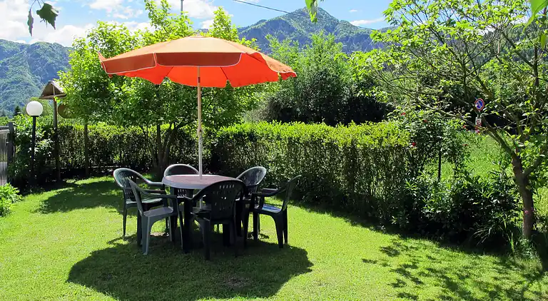 Feriebolig i Calceranica al Lago