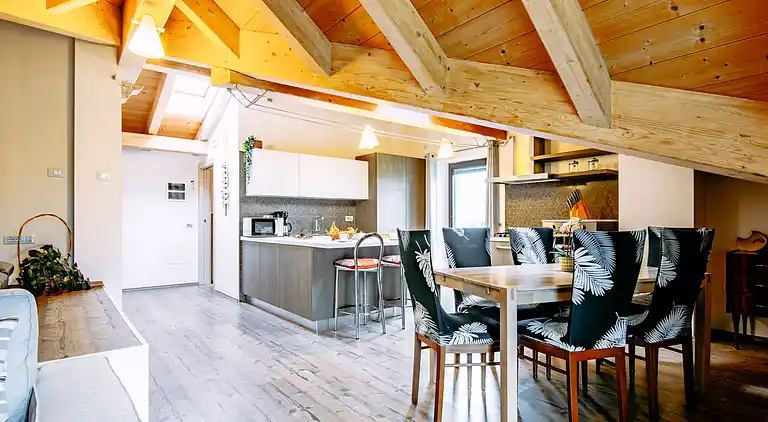 Feriebolig i Calceranica al Lago