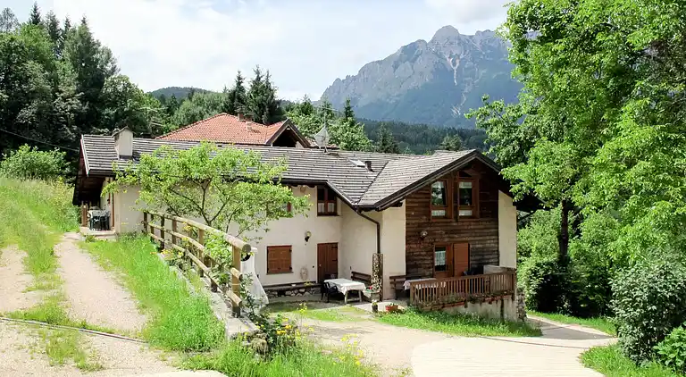 Feriebolig i Calceranica al lago