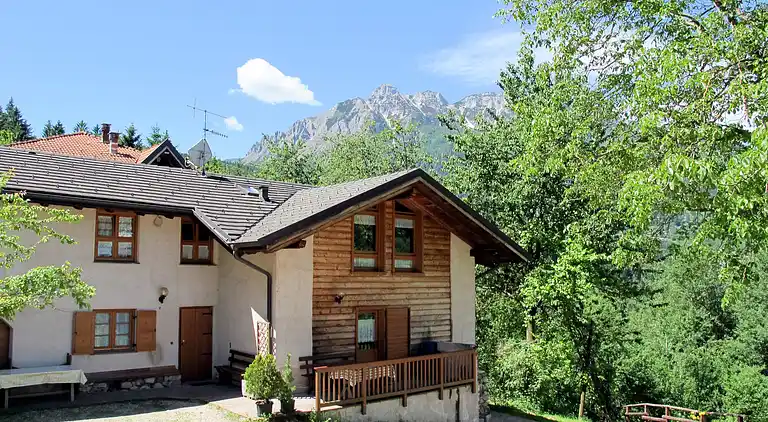 Feriebolig i Calceranica al lago