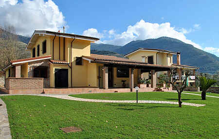 Villa in Raino