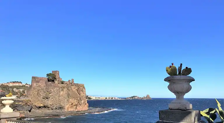 Feriebolig i Aci Castello