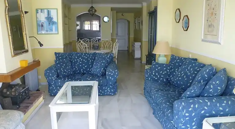 FRONT LINE BEACH APARTMENT