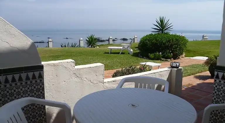 FRONT LINE BEACH APARTMENT