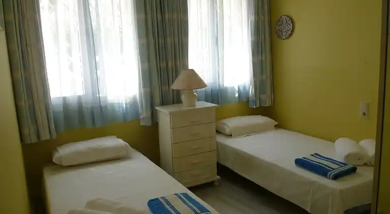 FRONT LINE BEACH APARTMENT