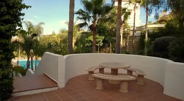 Puerto Banus, heated pool &amp; free Wi-Fi