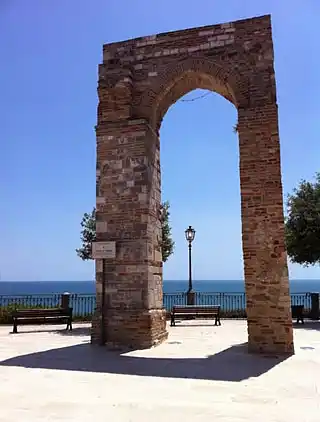 RENTING TAVERN in CONERO RIVIERA