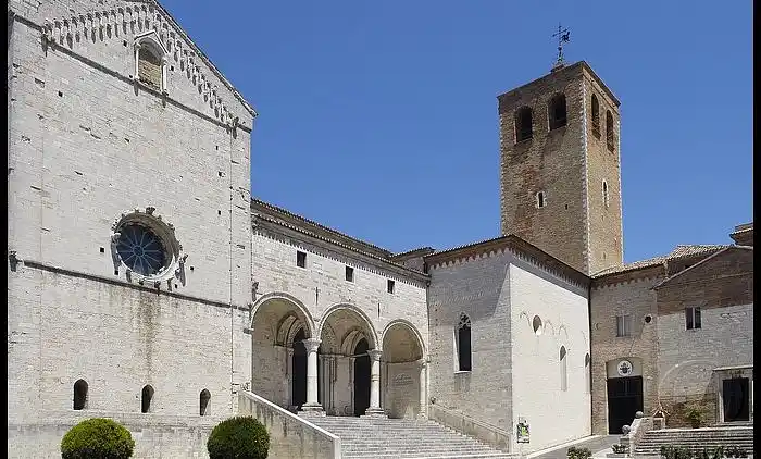 RENTING TAVERN in CONERO RIVIERA