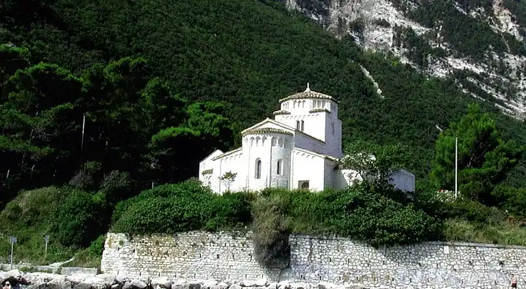 RENTING TAVERN in CONERO RIVIERA