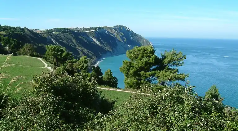 RENTING TAVERN in CONERO RIVIERA