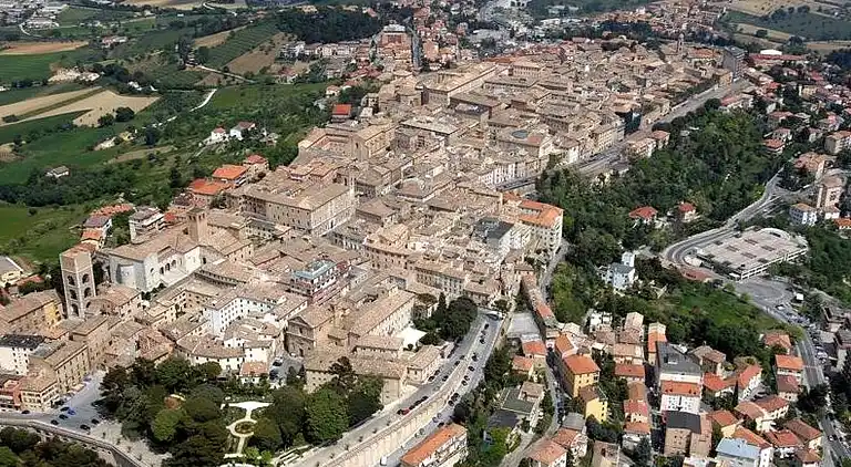 RENTING TAVERN in CONERO RIVIERA