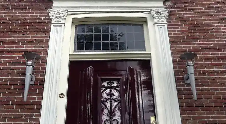 Apartment in Ten Post