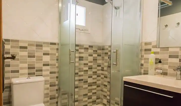 WIFI Aircon BBQ Sat TV Walking distance to beach