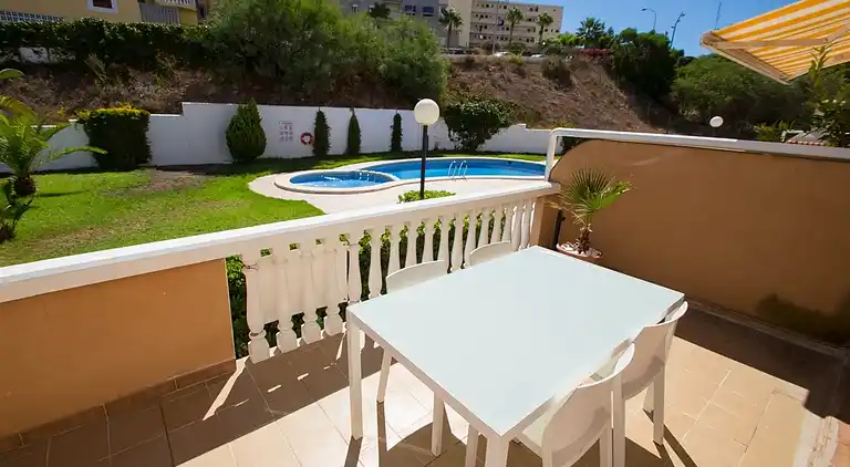 WIFI Aircon BBQ Sat TV Walking distance to beach