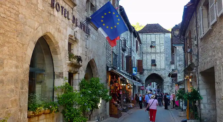 Holiday home in Puy-l'Évêque