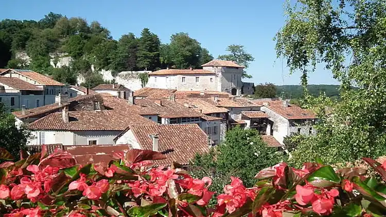 Holiday home in Chalais