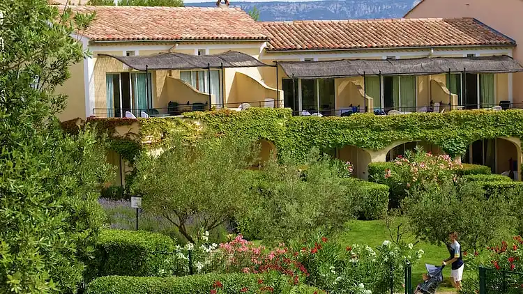Holiday home in Vernègues