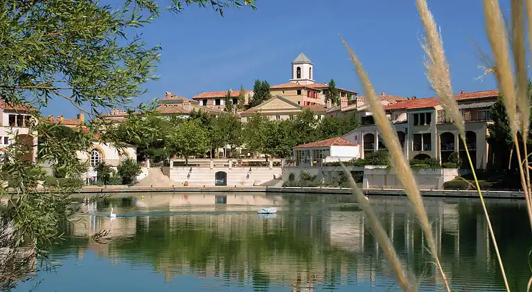 Holiday home in Vernègues
