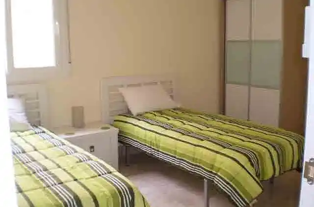 PF04 - 3 bed penthouse apartment centrally located