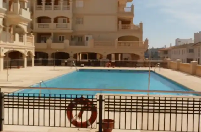 PF04 - 3 bed penthouse apartment centrally located