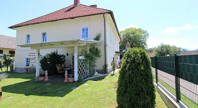 Farm house in Hörtendorf