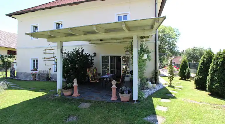 Farm house in Hörtendorf